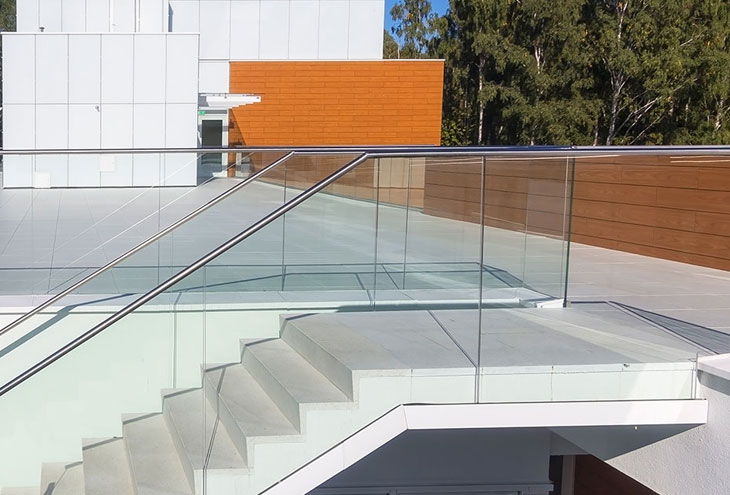 concrete mezzanine glass balustrade